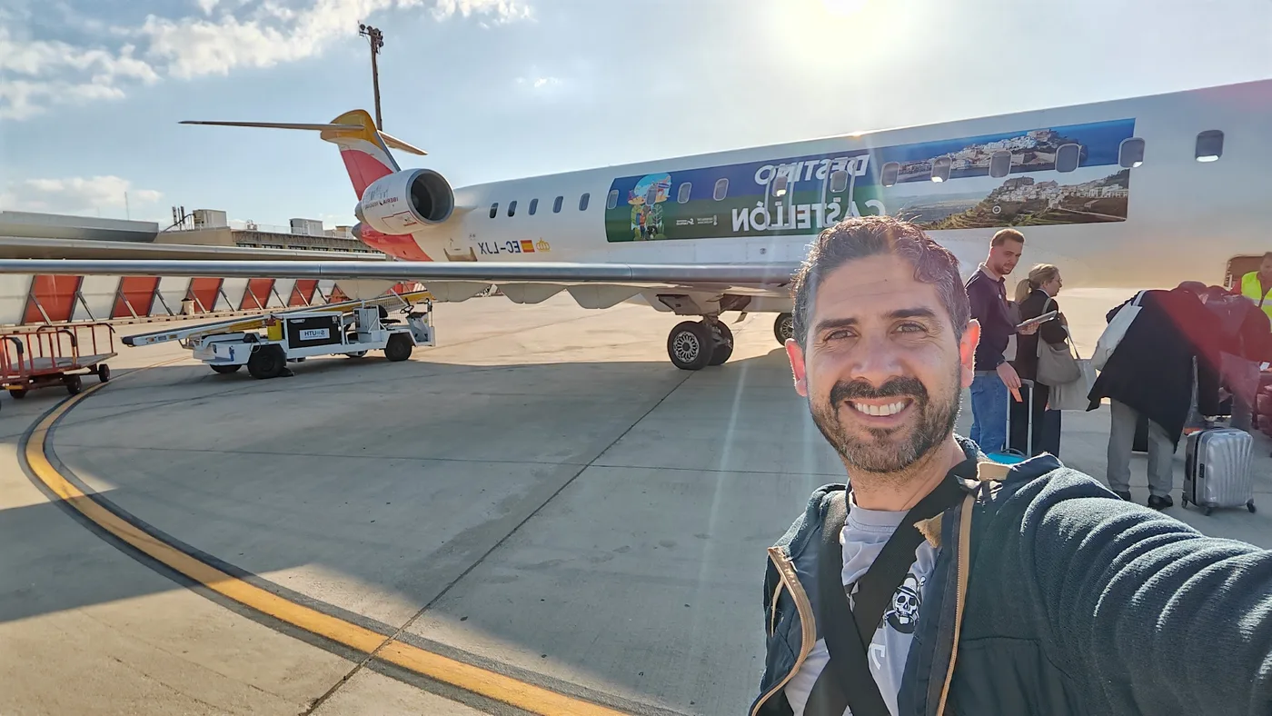 Nico Behm en el aeropuerto preparándose para viajar